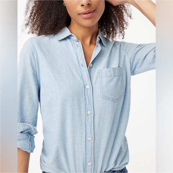 J. Crew Chambray Shirt Signature Fit Women’s S Blue Light Wash Cotton Button Up - Picture 2 of 16